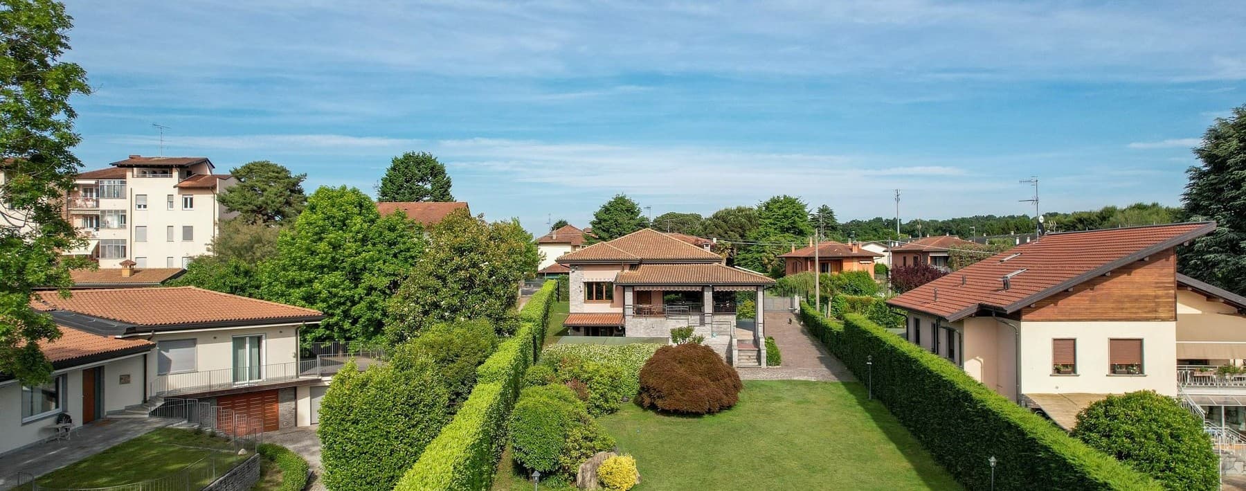 Tranquil Villa in Ispra, Lombardy - 350m² of Elegance