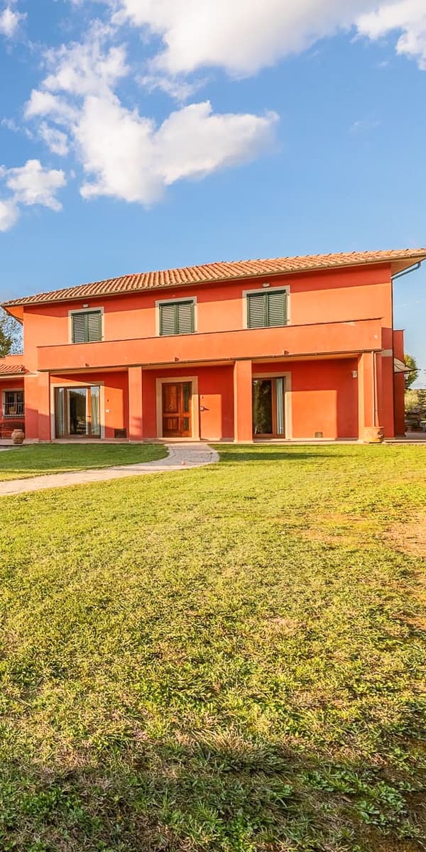 Villa con Piscina e Vista in Toscana