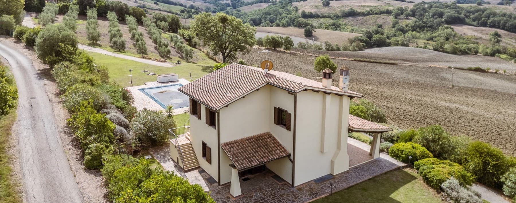 Casale in Toscana con piscina e vista mare a Manciano