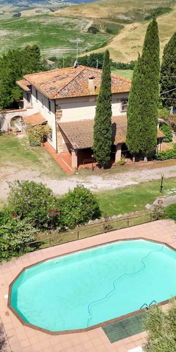 Casale esclusivo a Prato D'era, cuore della Toscana
