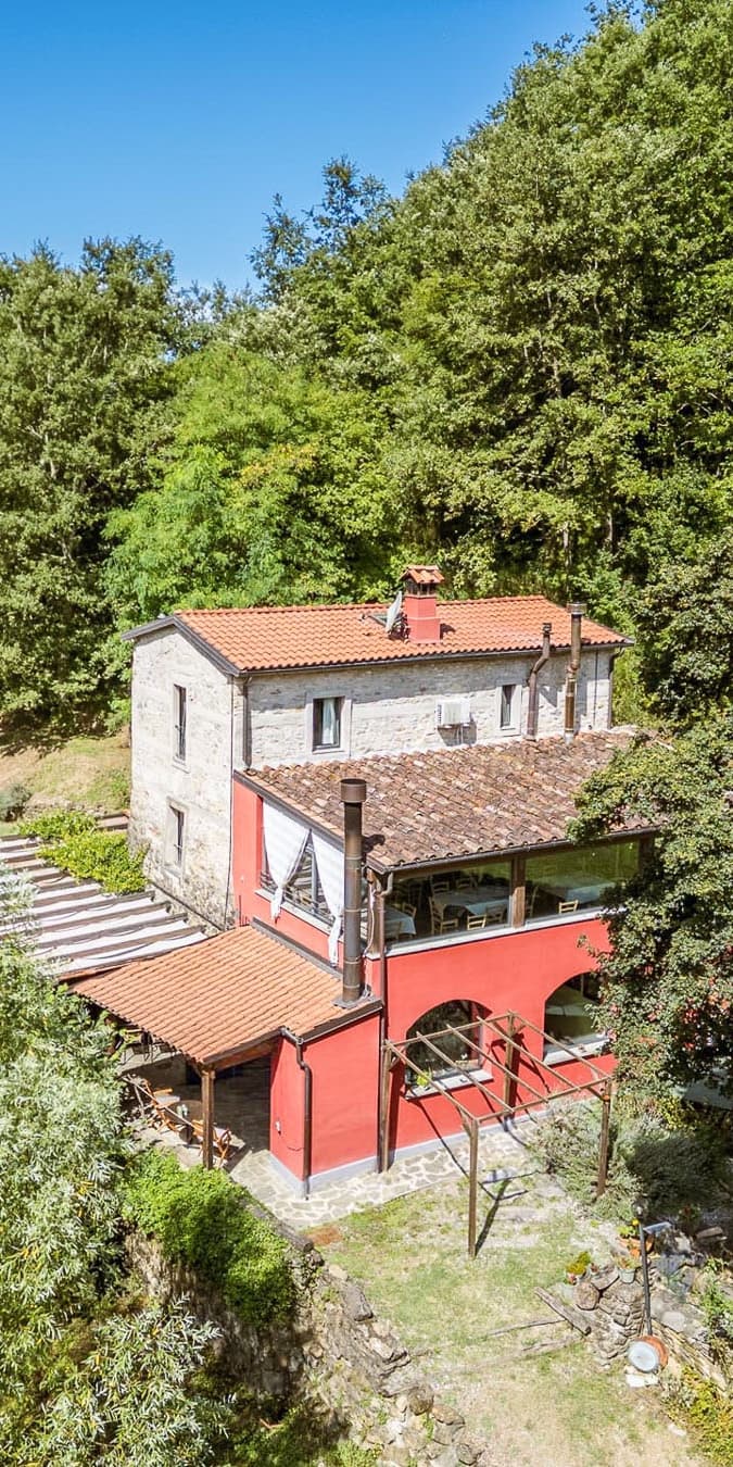 Casale storico ristrutturato nel cuore della Toscana