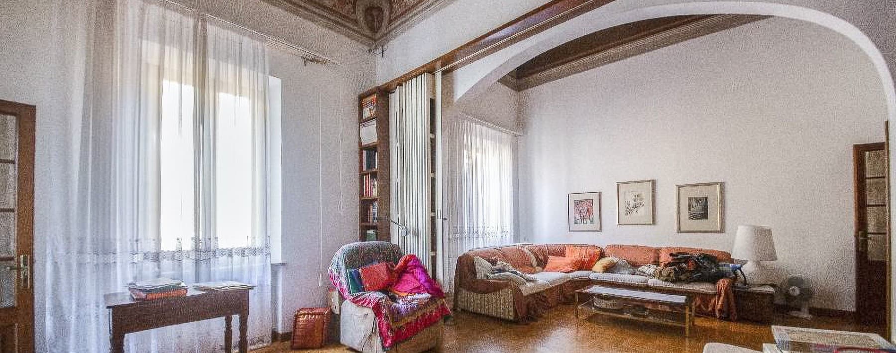 Appartamento prestigioso con giardino nel cuore di Siena