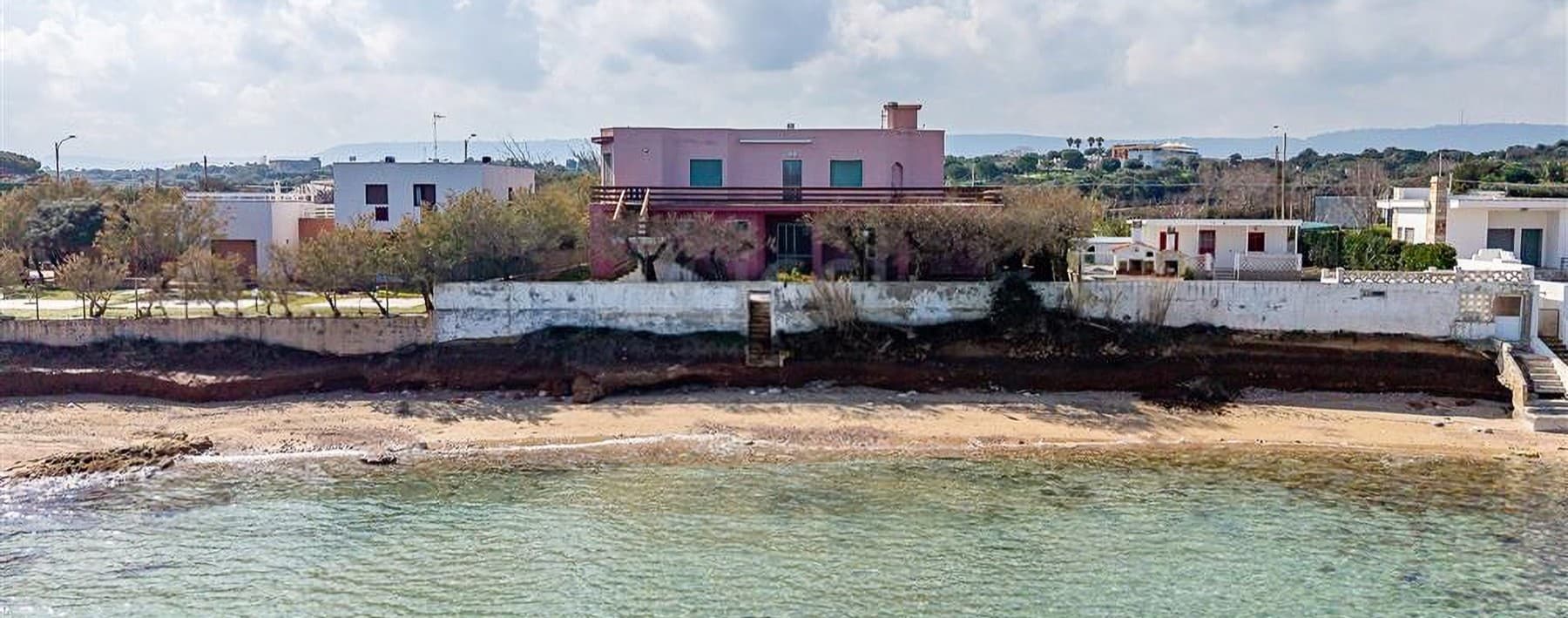 Villa fronte mare a Monopoli, 170 mq di lusso in Puglia