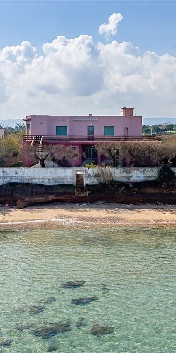 Villa fronte mare a Monopoli, 170 mq di lusso in Puglia