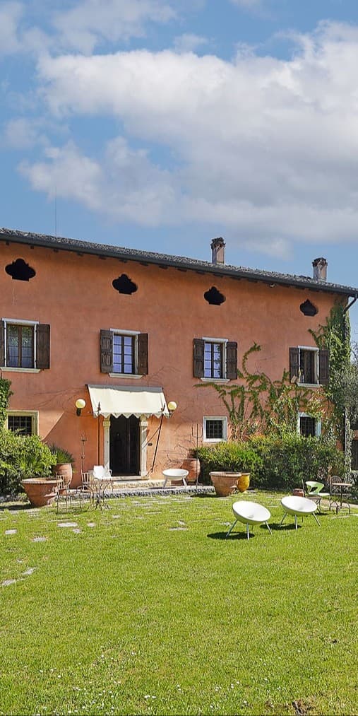Monzambano, villa storica con parco privato in vendita