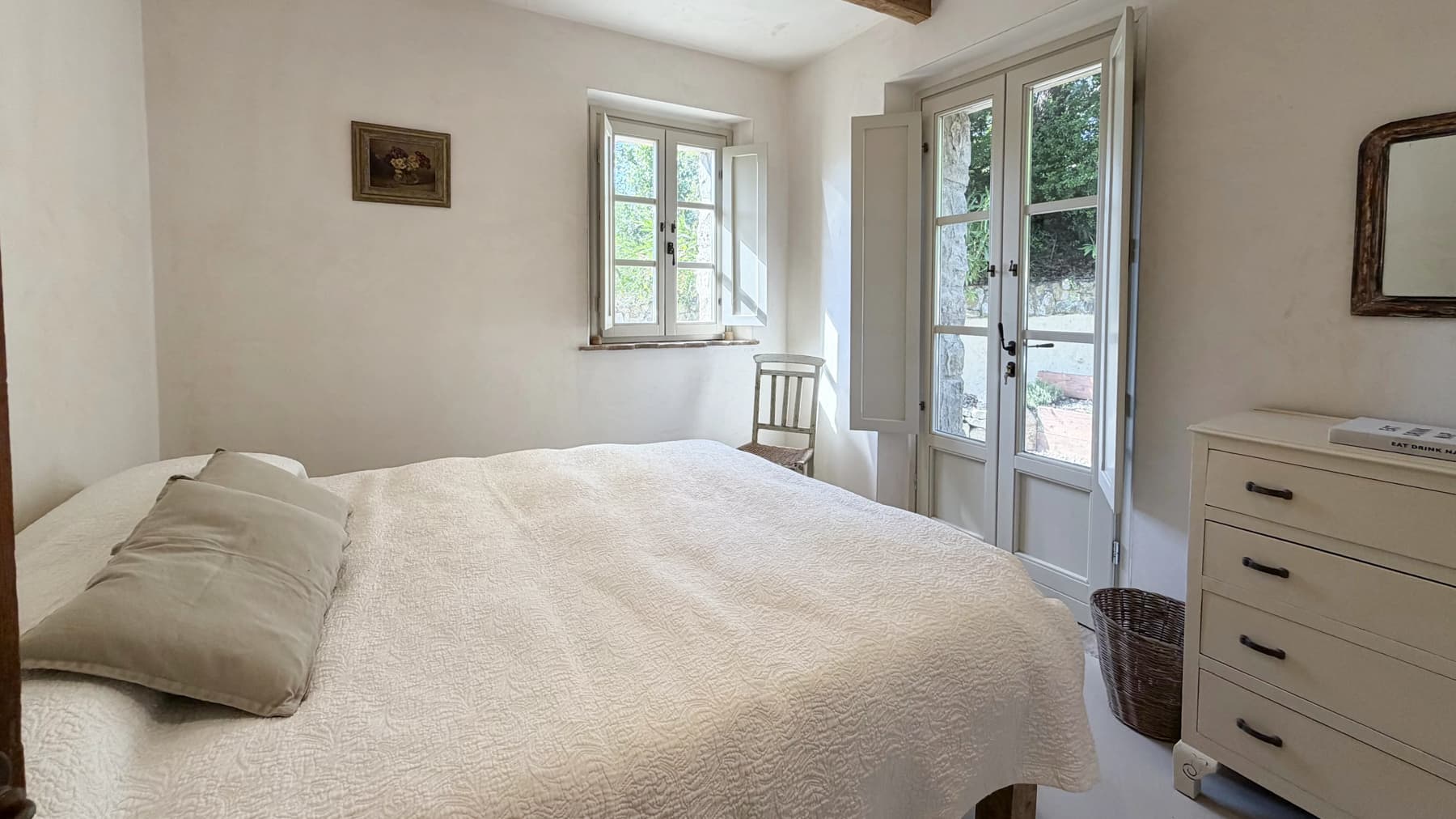 Villa con Piscina Privata e Giardino a Livorno, Toscana