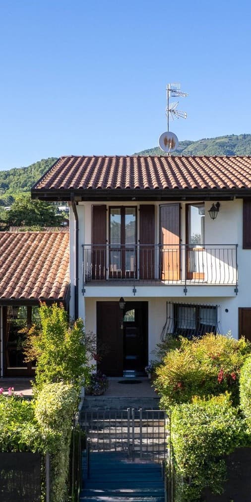 Elegant Villa in Gavirate, Near Lake Varese