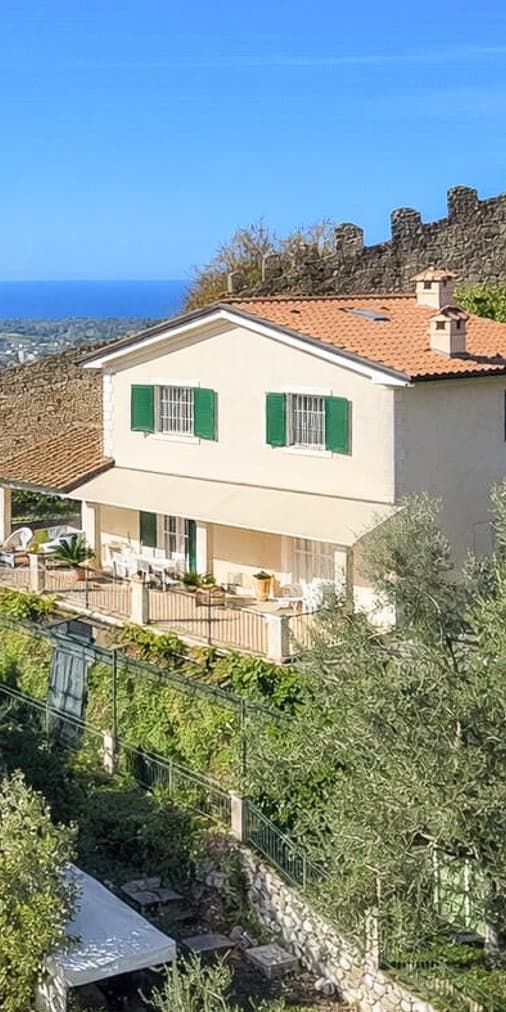 Villa esclusiva tra le colline di Pietrasanta, Versilia