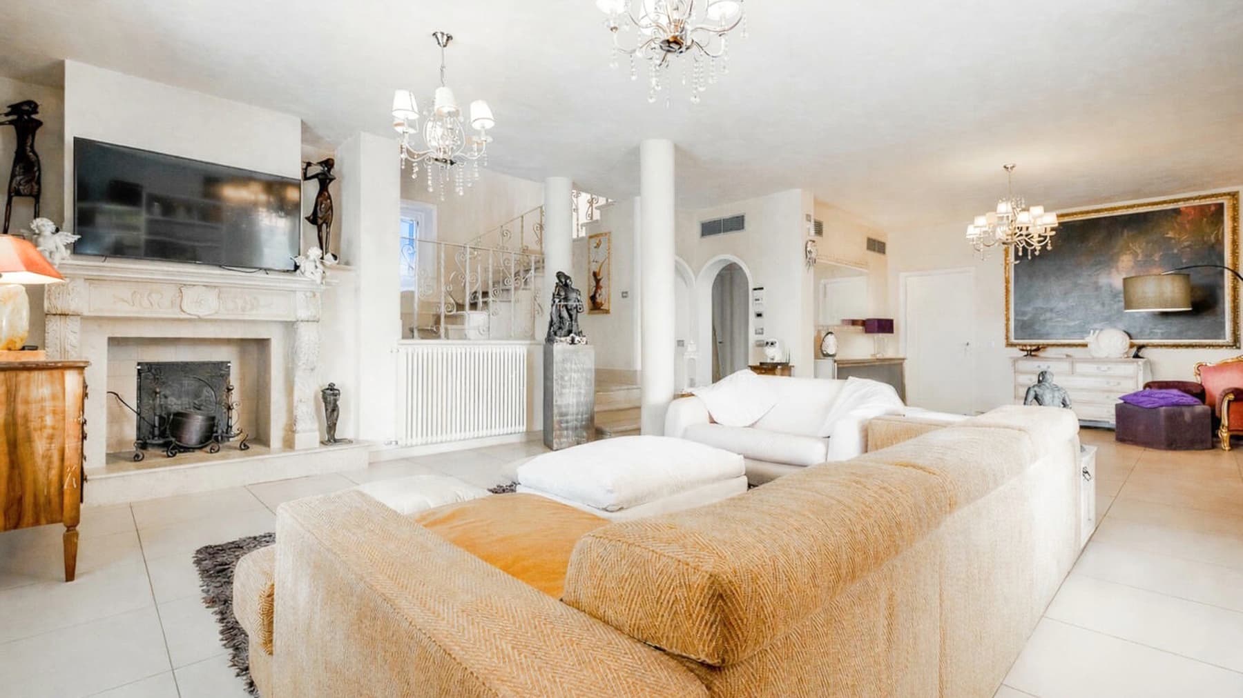 Elegant Villa in Pietrasanta, Tuscany's Versilia Area