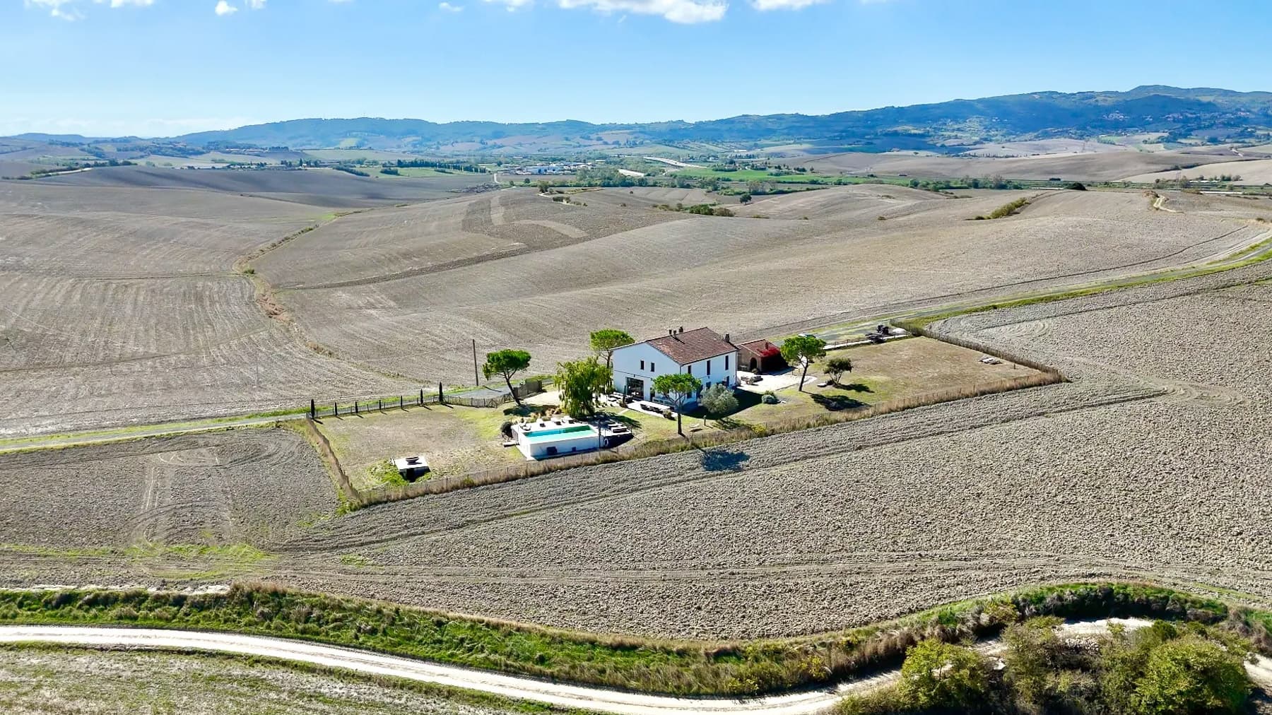 Spacious Villa with Pool in San Giuliano Terme, Tuscany