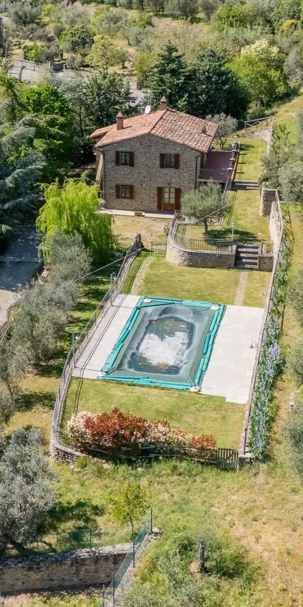 Villa con piscina e uliveto a Cortona, Toscana