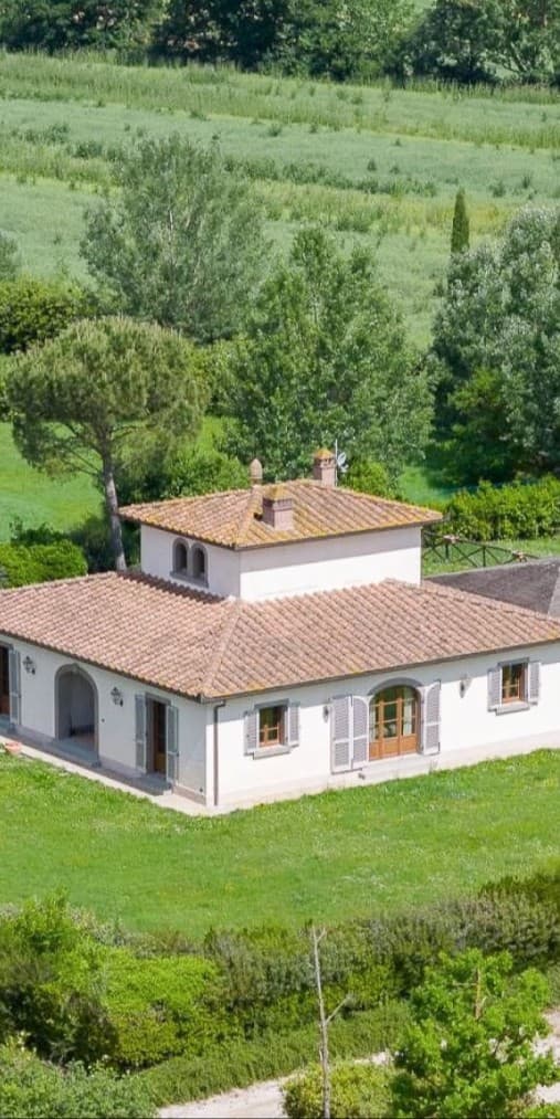 Villa esclusiva con piscina e vista su Cortona, Toscana