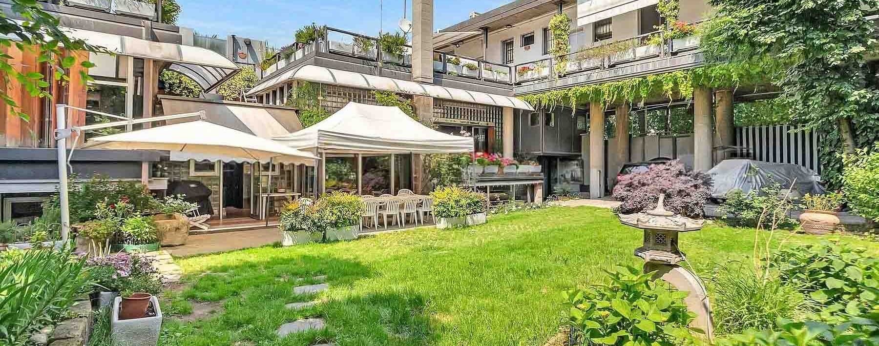 Villa esclusiva immersa nel verde a Milano