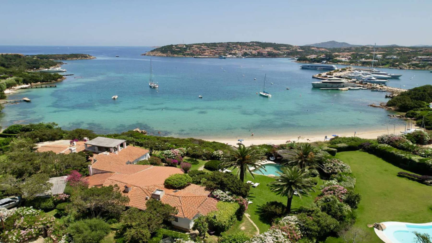 Villa con piscina e vista mare a Porto Cervo, Sardegna