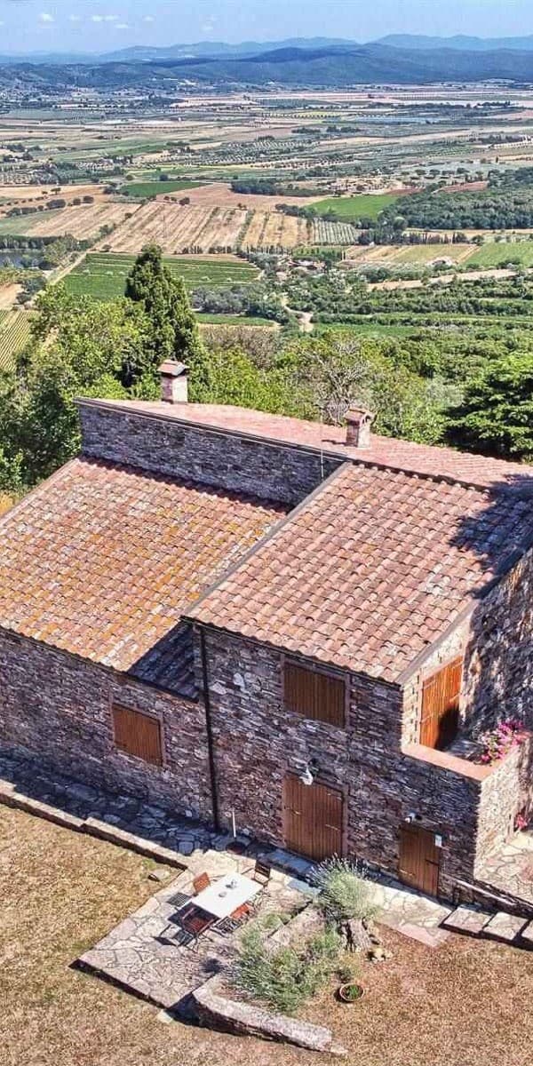 Casale Toscano di 220 mq tra gli ulivi a Suvereto