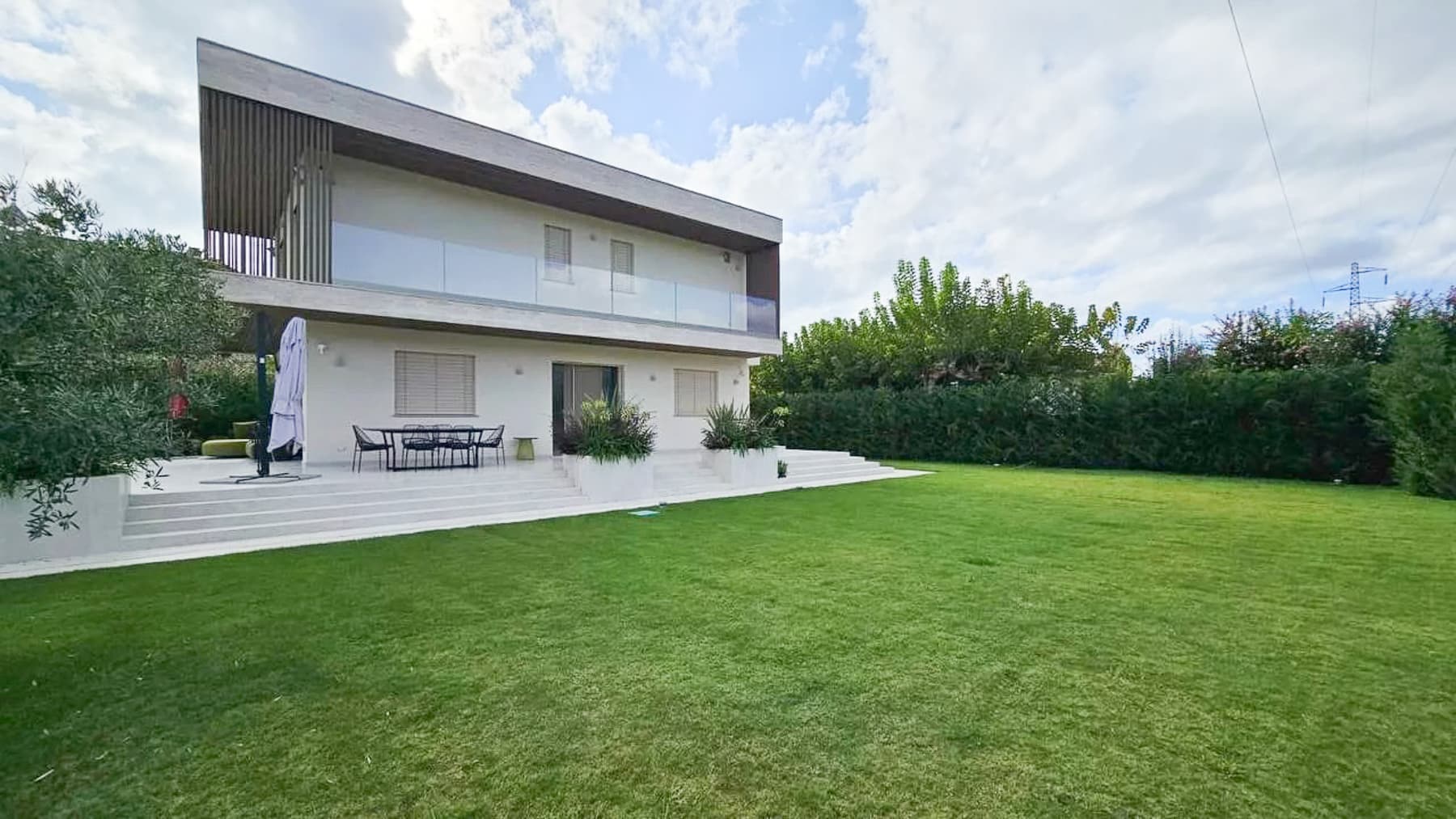 Villa moderna con piscina a Forte dei Marmi