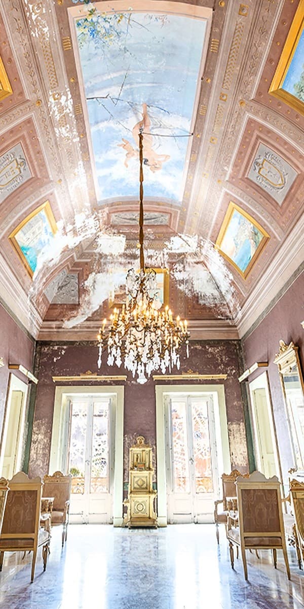 Palazzo storico a Parabita, 800mq di prestigio in Puglia