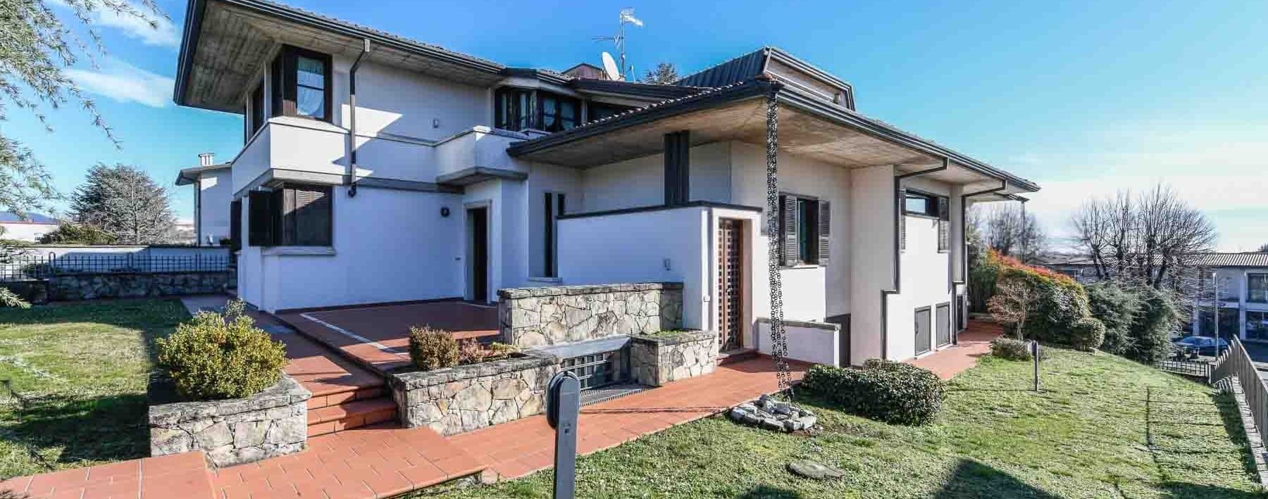 Elegant Villa with Garden in Rovato, Lombardy