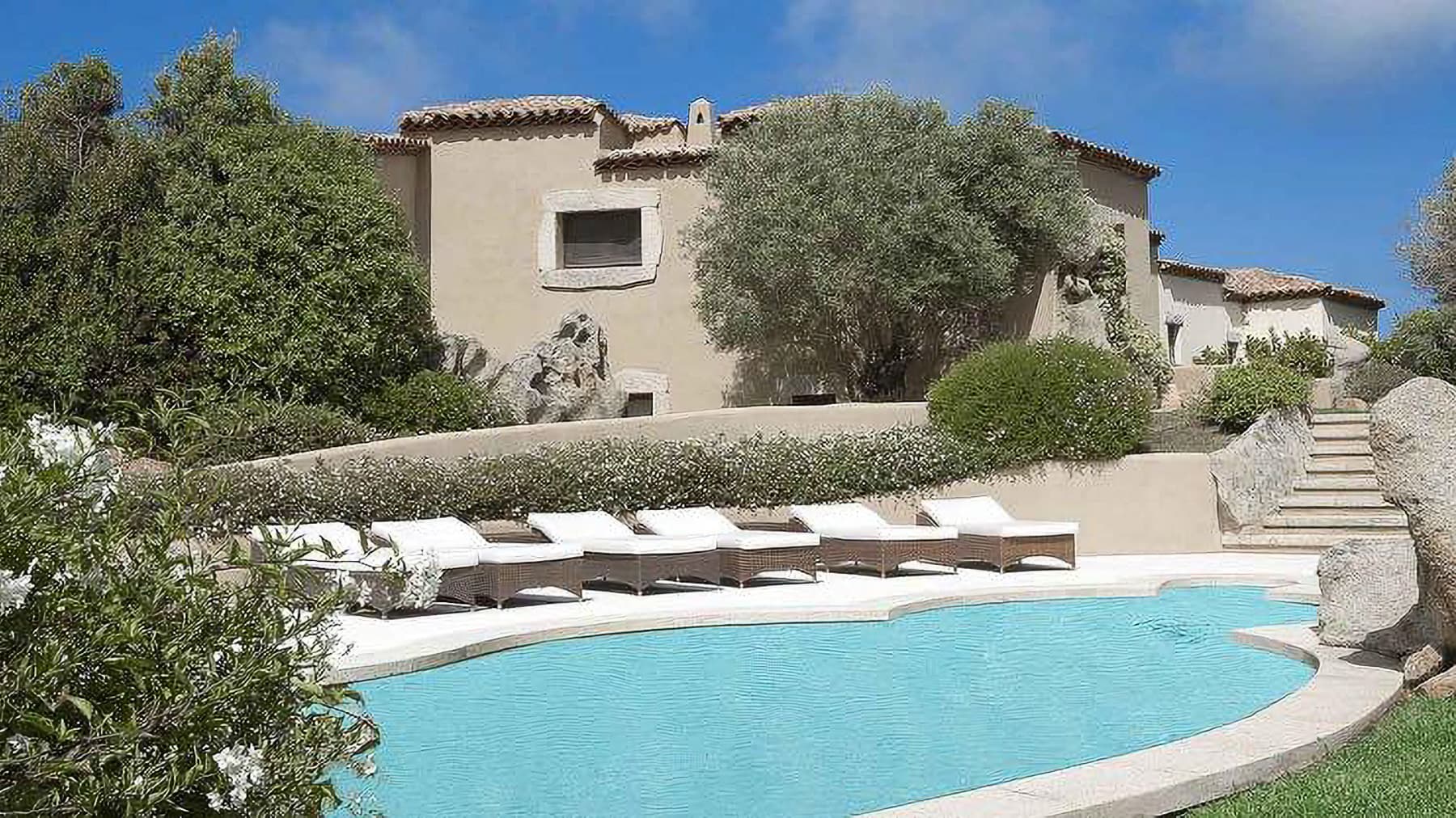 Villa con Piscina Privata ad Arzachena, Sardegna