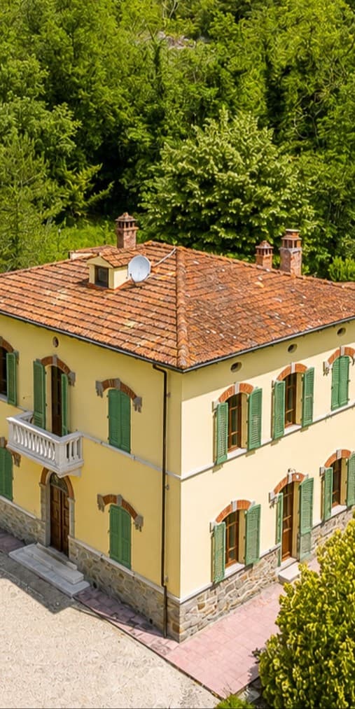 Villa storica immersa nel verde ad Arezzo, Toscana