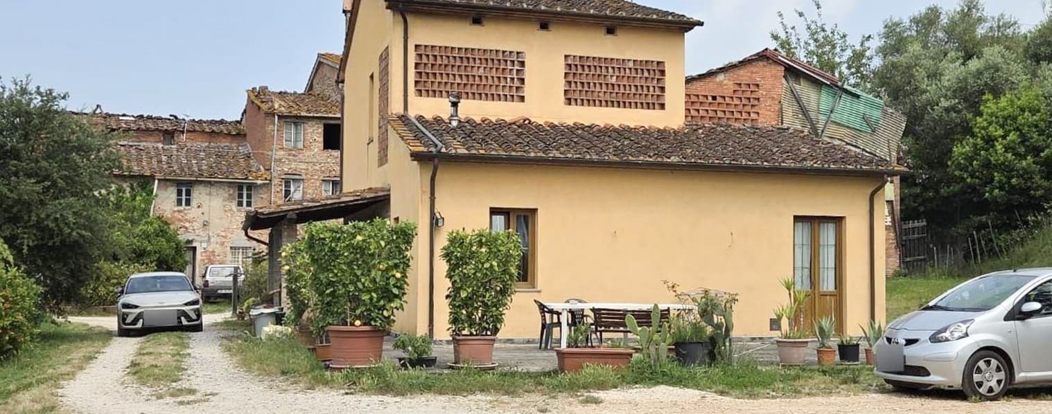 Casale incantevole a Montecarlo, 150 mq di serenità toscana