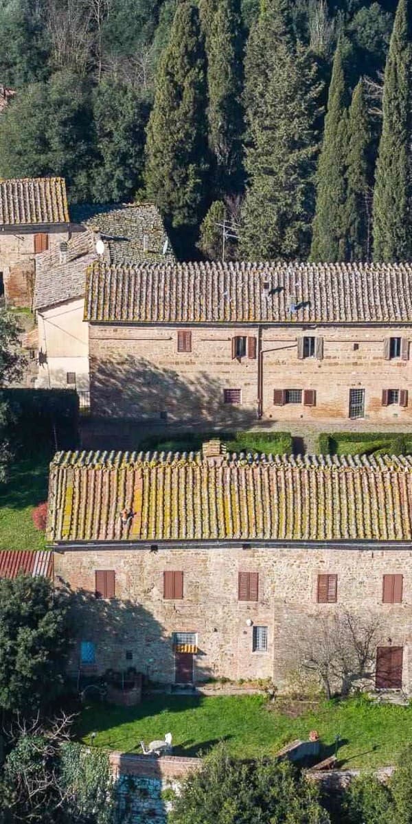Estate Complex in Charming Siena, Tuscany
