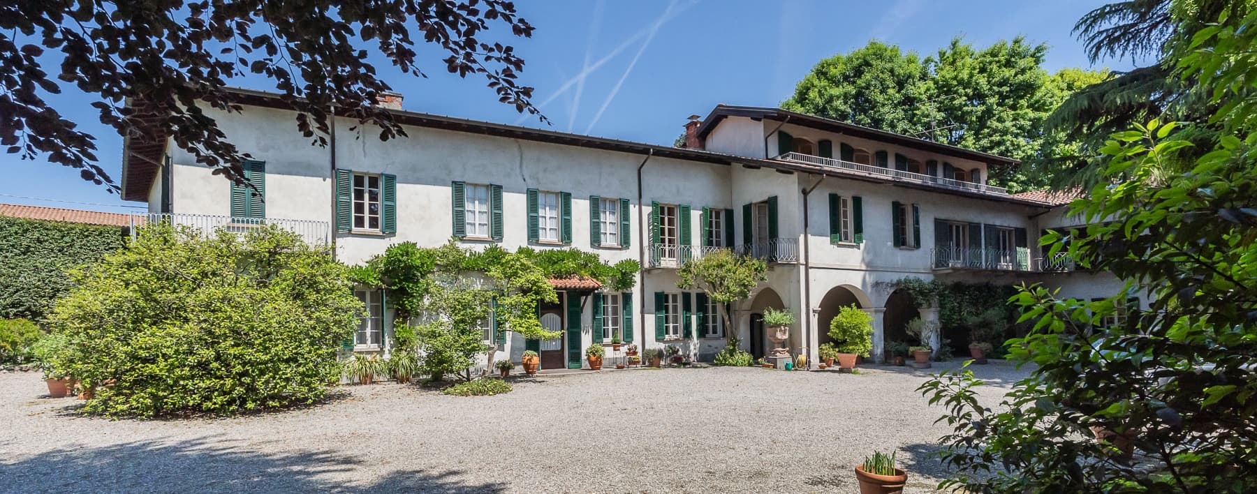 Charming Villa in Travedona Monate, Lombardy