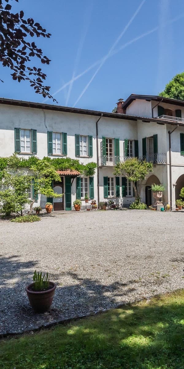 Charming Villa in Travedona Monate, Lombardy