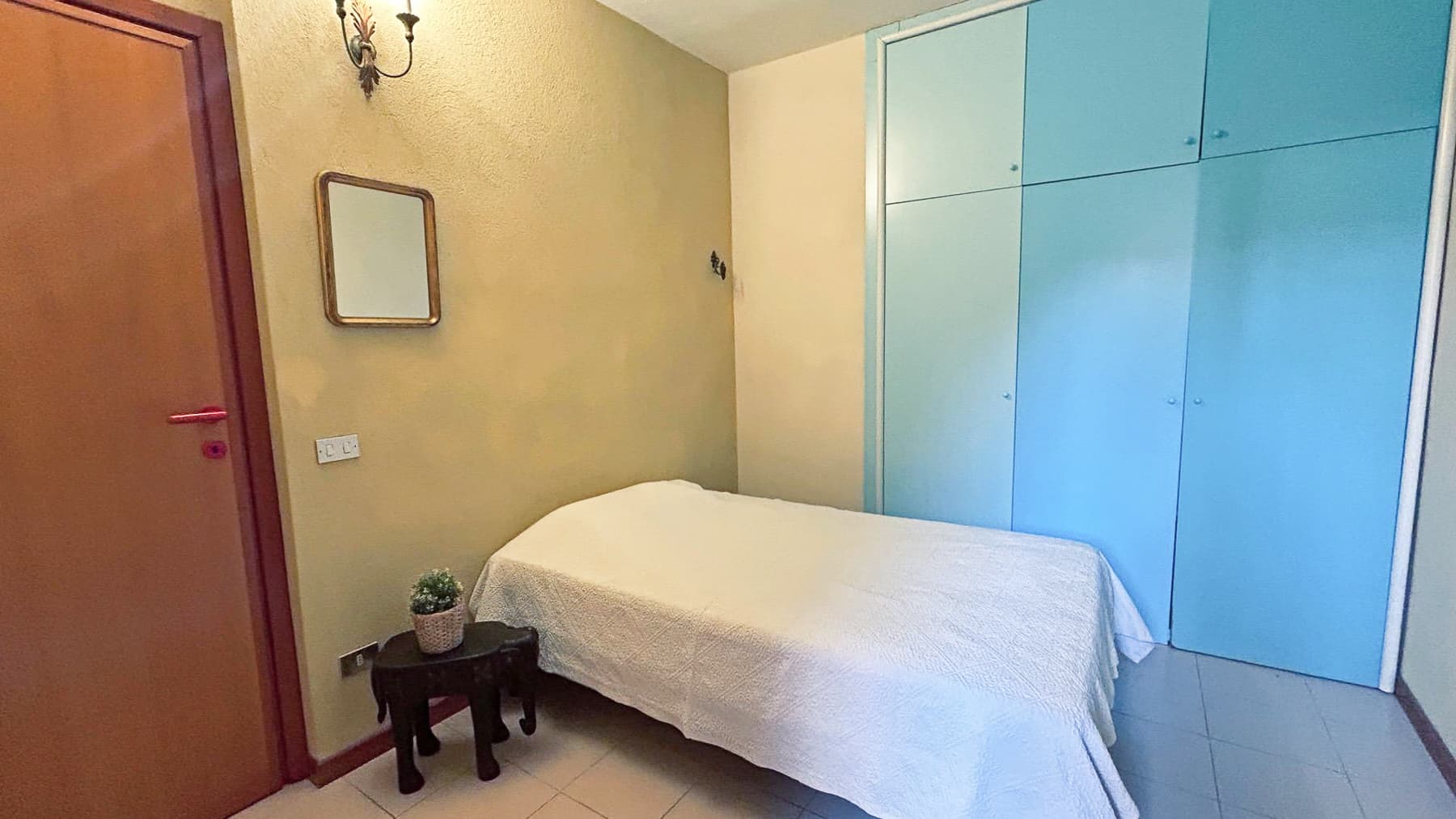 Villa su due livelli con giardino a Villasimius, Sardegna