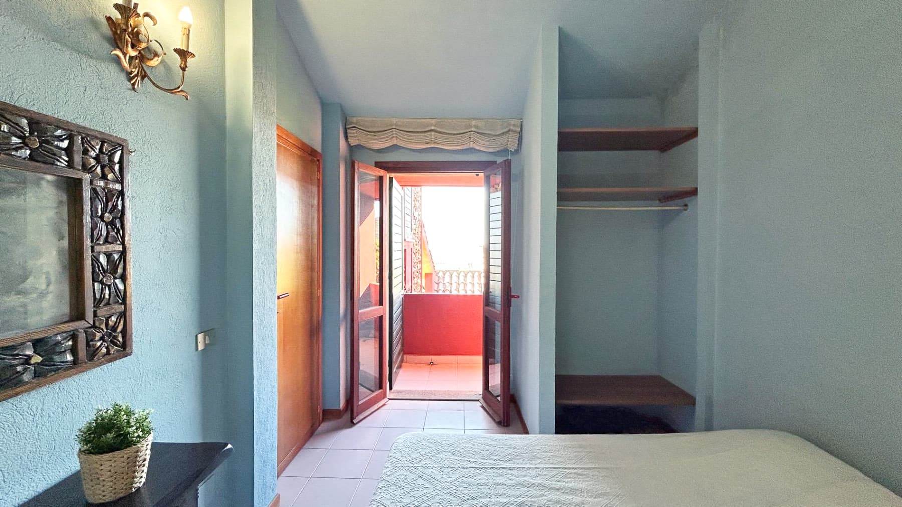 Villa su due livelli con giardino a Villasimius, Sardegna