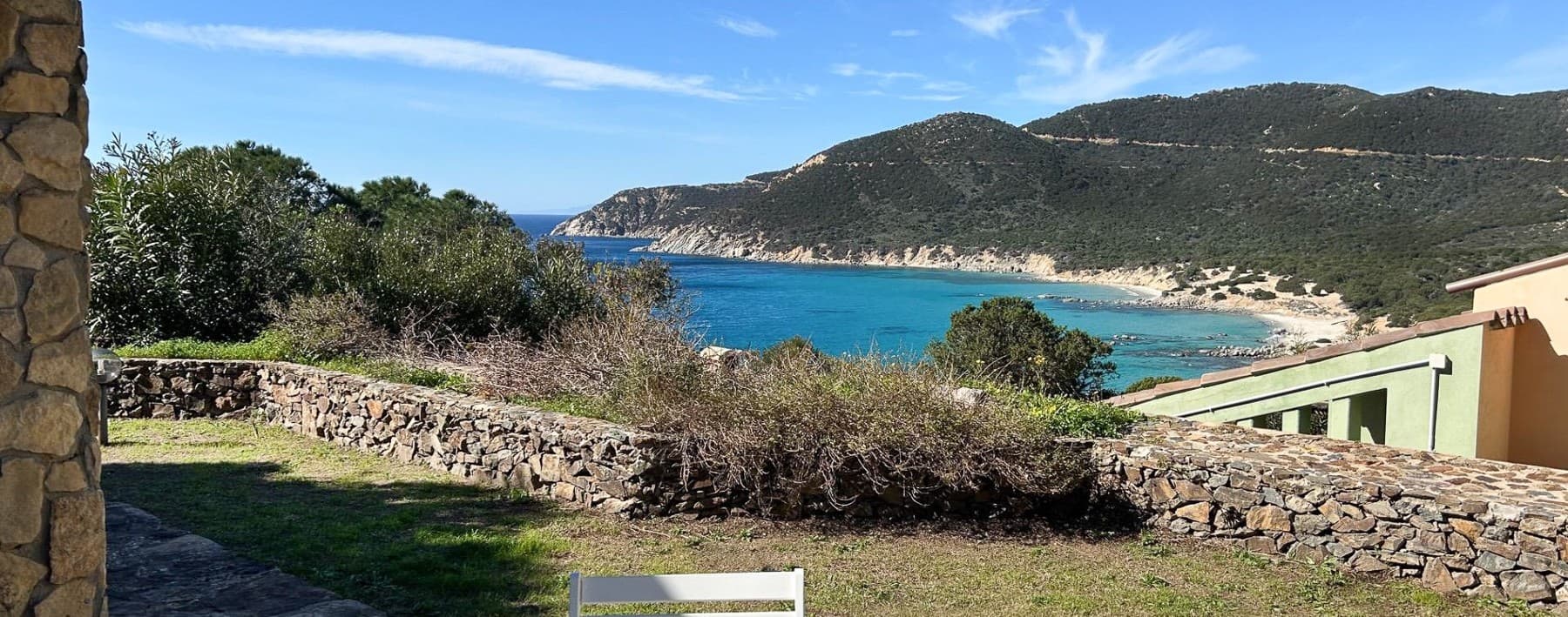 Villa esclusiva a Villasimius, Sardegna: 200 mq di lusso