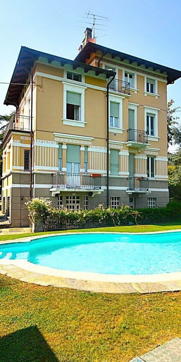 Villa Overlooking Lago Maggiore, Lesa, Piemonte