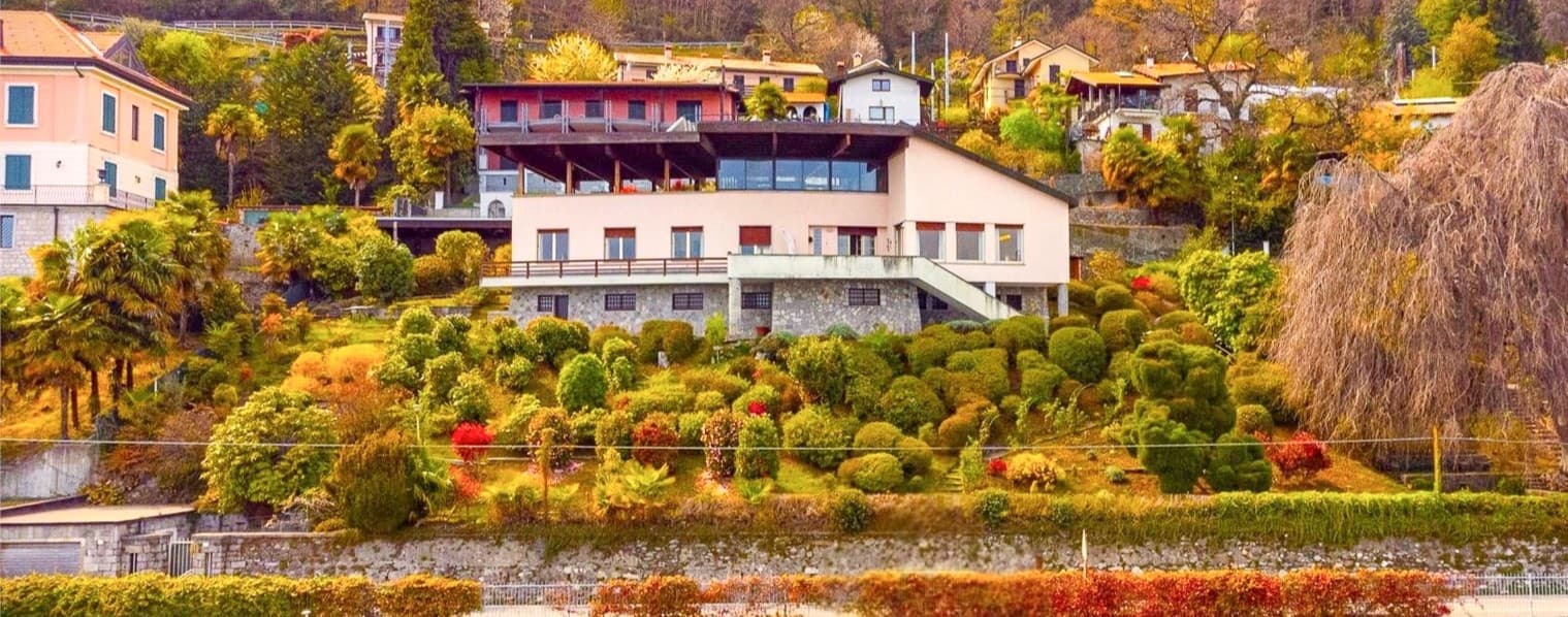 Villa in Lesa, Lake Maggiore, Piemonte