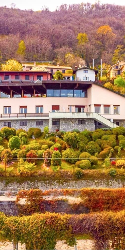 Villa in Lesa, Lake Maggiore, Piemonte