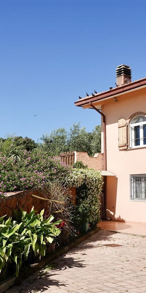 Spacious Villa in Rosignano Marittimo, Tuscany