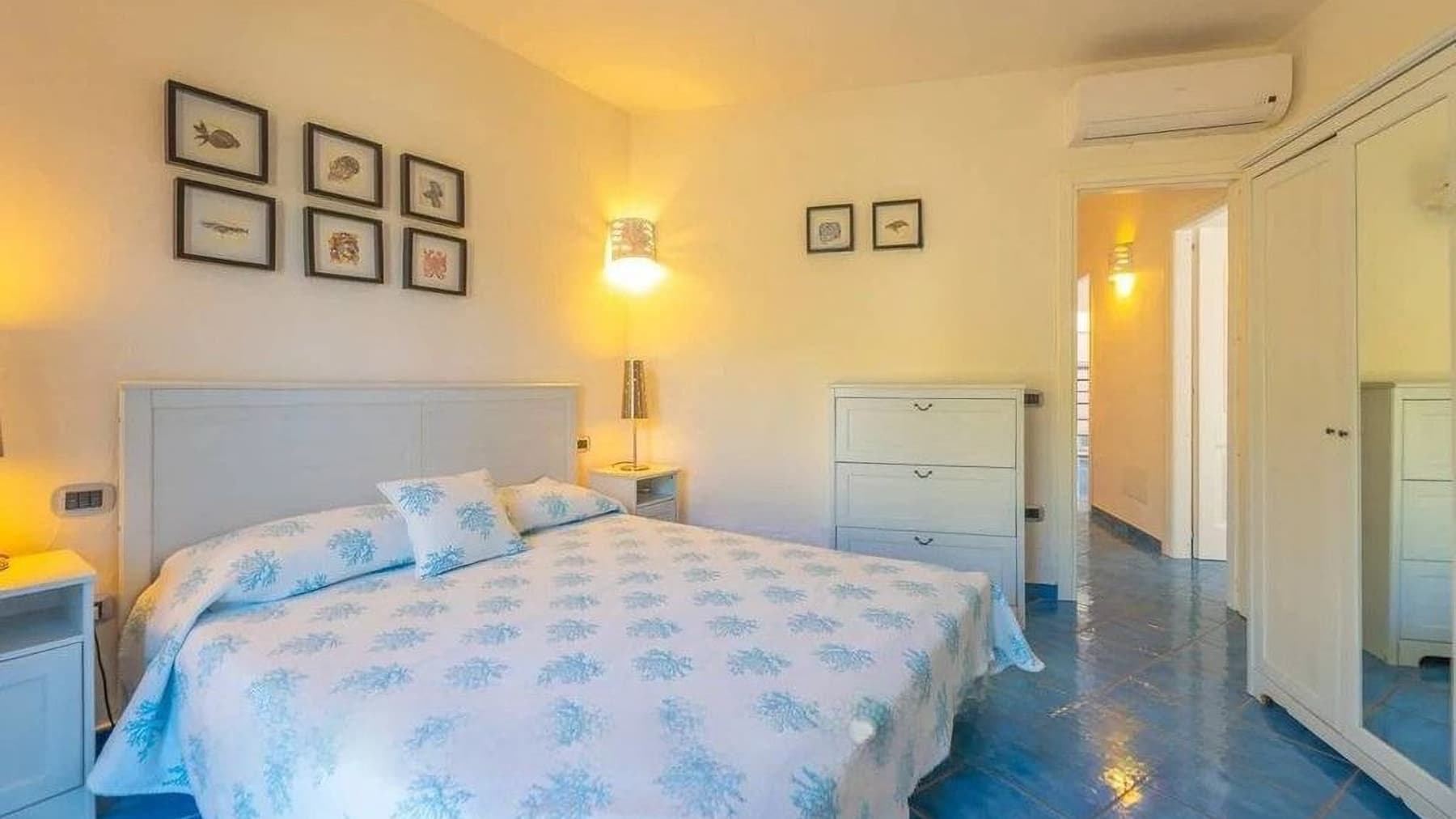 Villa di lusso a Palau, Sardegna, con piscina e giardino