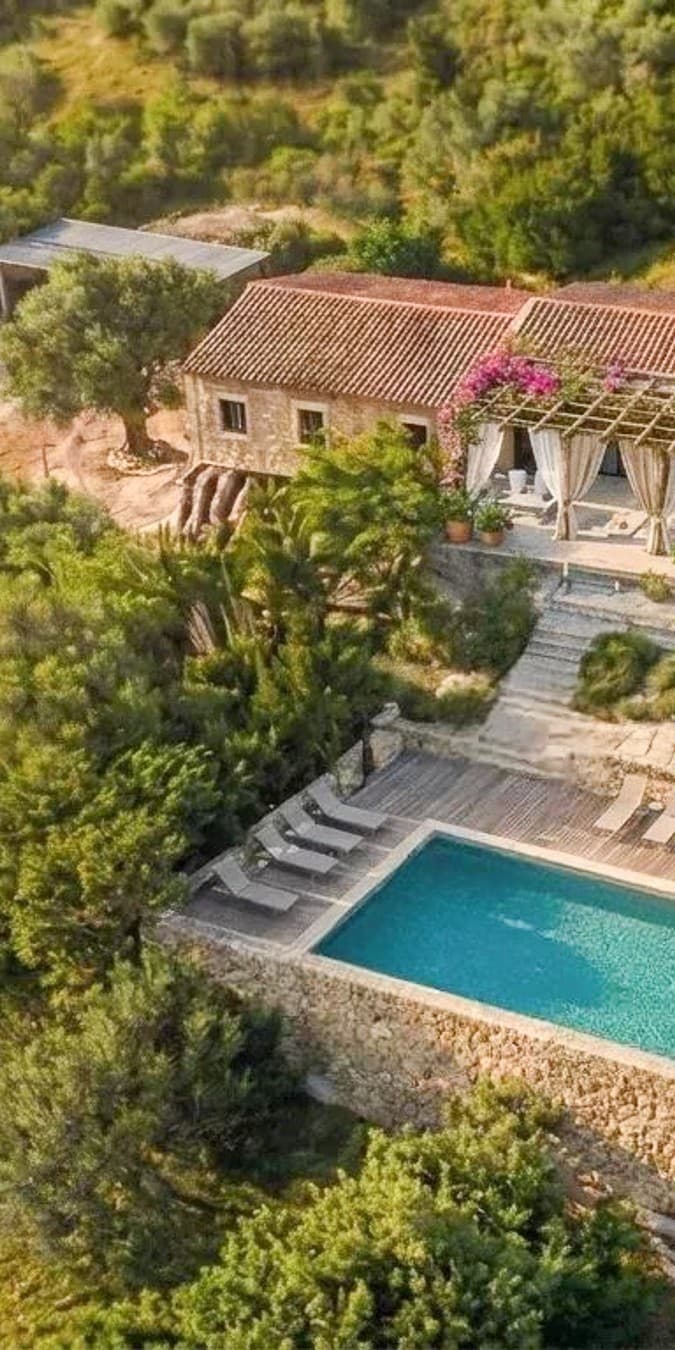 Villa con Vista Mare a Cannigione, Sardegna