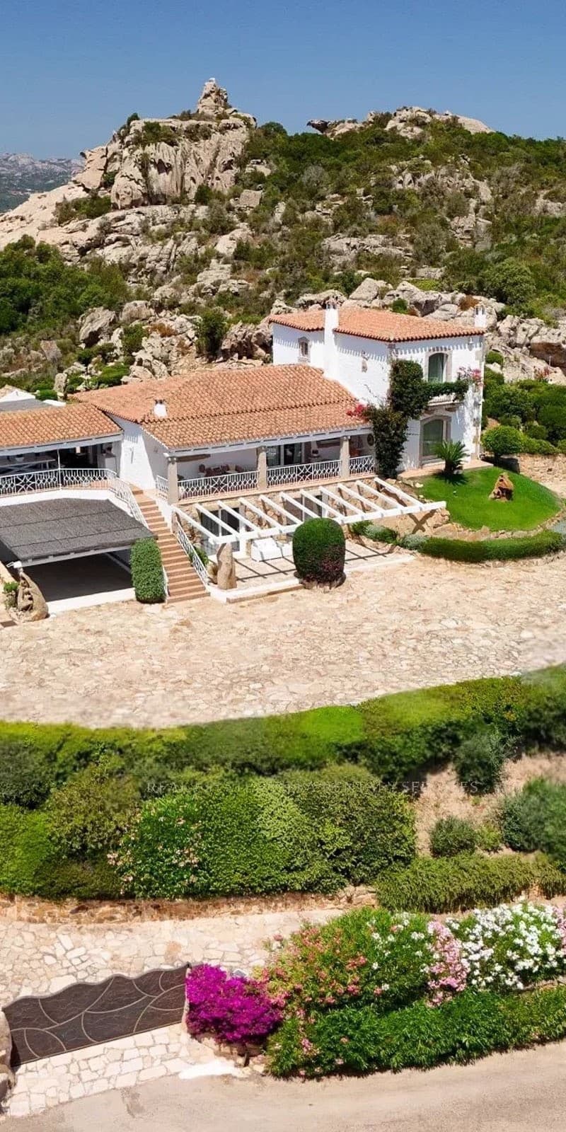 Elegant Villa Horizon in Arzachena, Sardinia