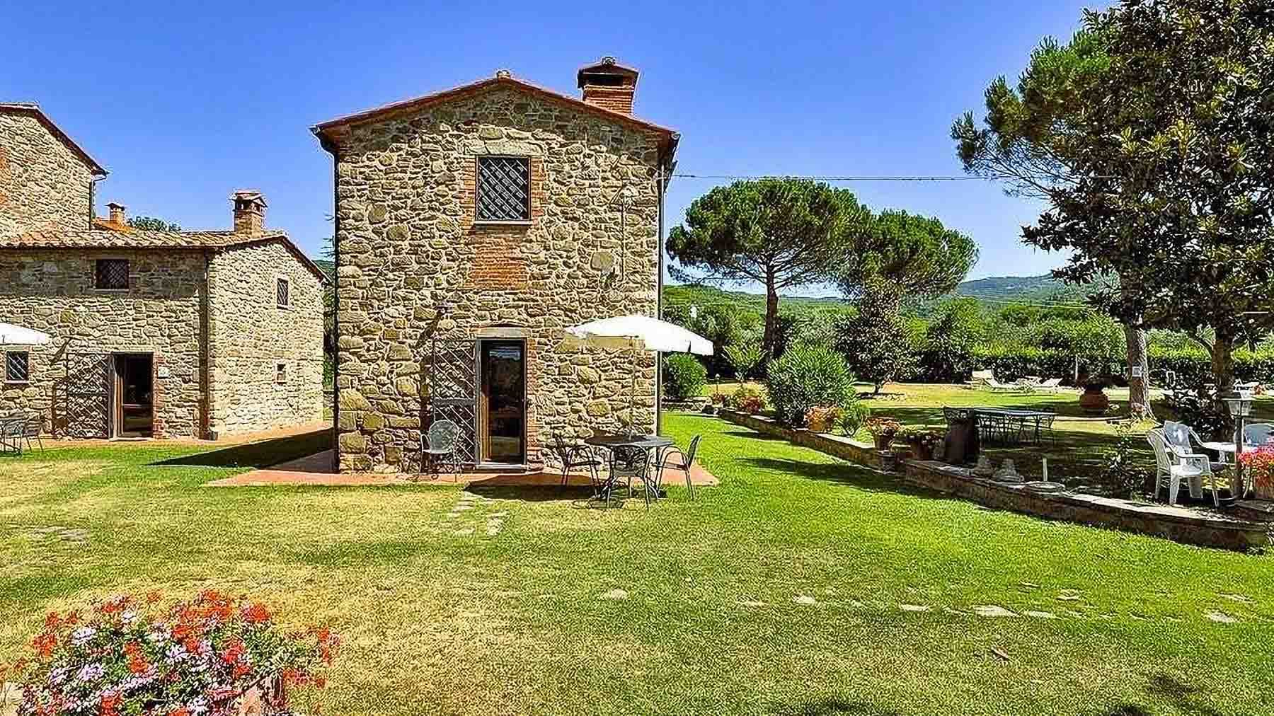 Charming Country House in Tuoro, Umbria