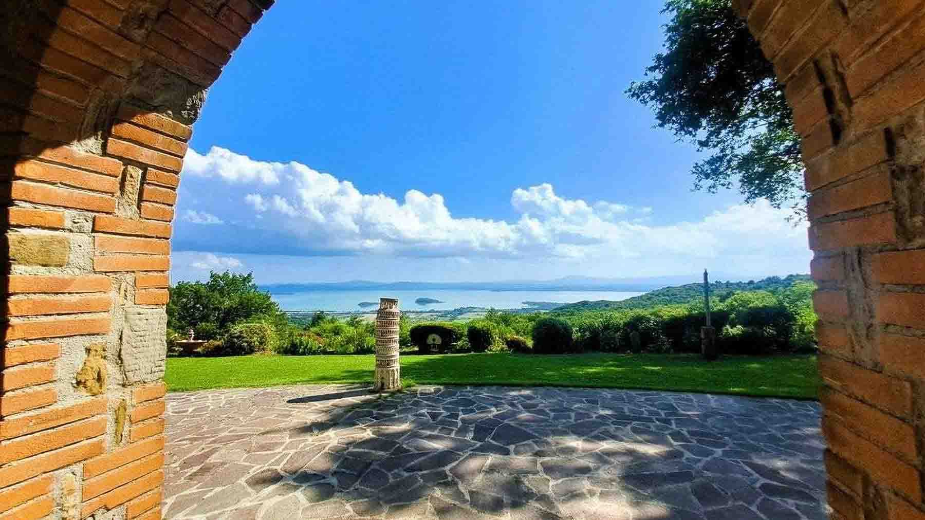 Charming Rustic House in Tuoro, Umbria Countryside