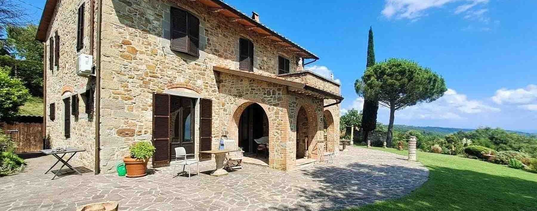Charming Rustic House in Tuoro, Umbria Countryside