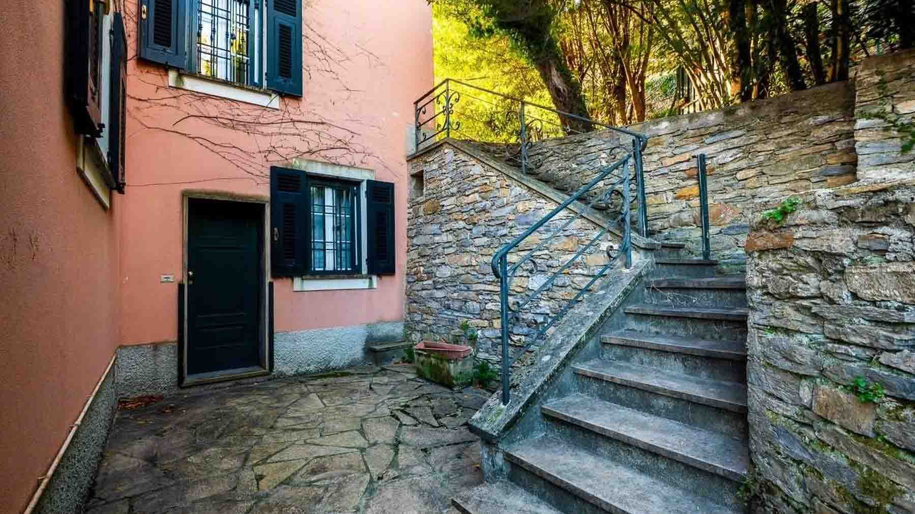 Villa elegante immersa nel verde a Chiavari, 240 mq