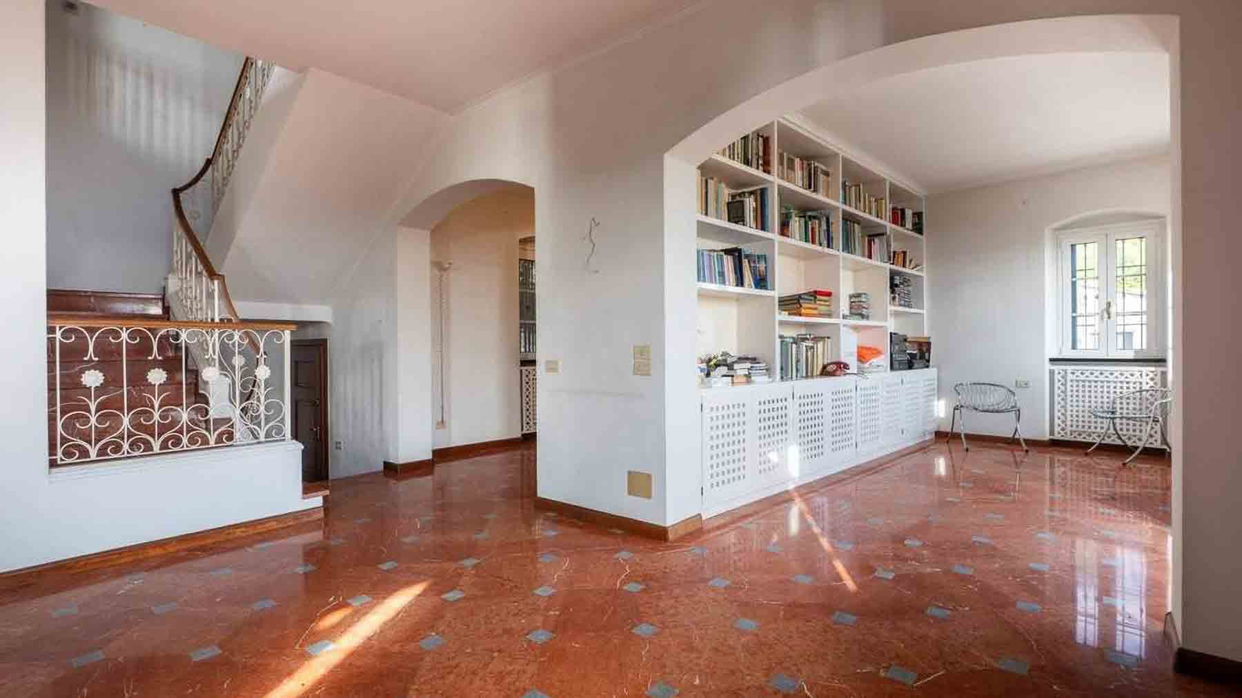 Villa elegante immersa nel verde a Chiavari, 240 mq