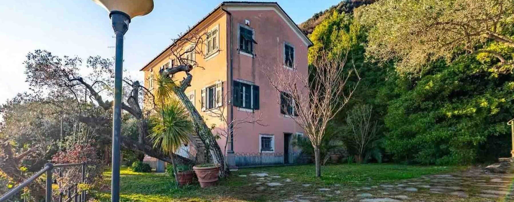 Villa elegante immersa nel verde a Chiavari, 240 mq
