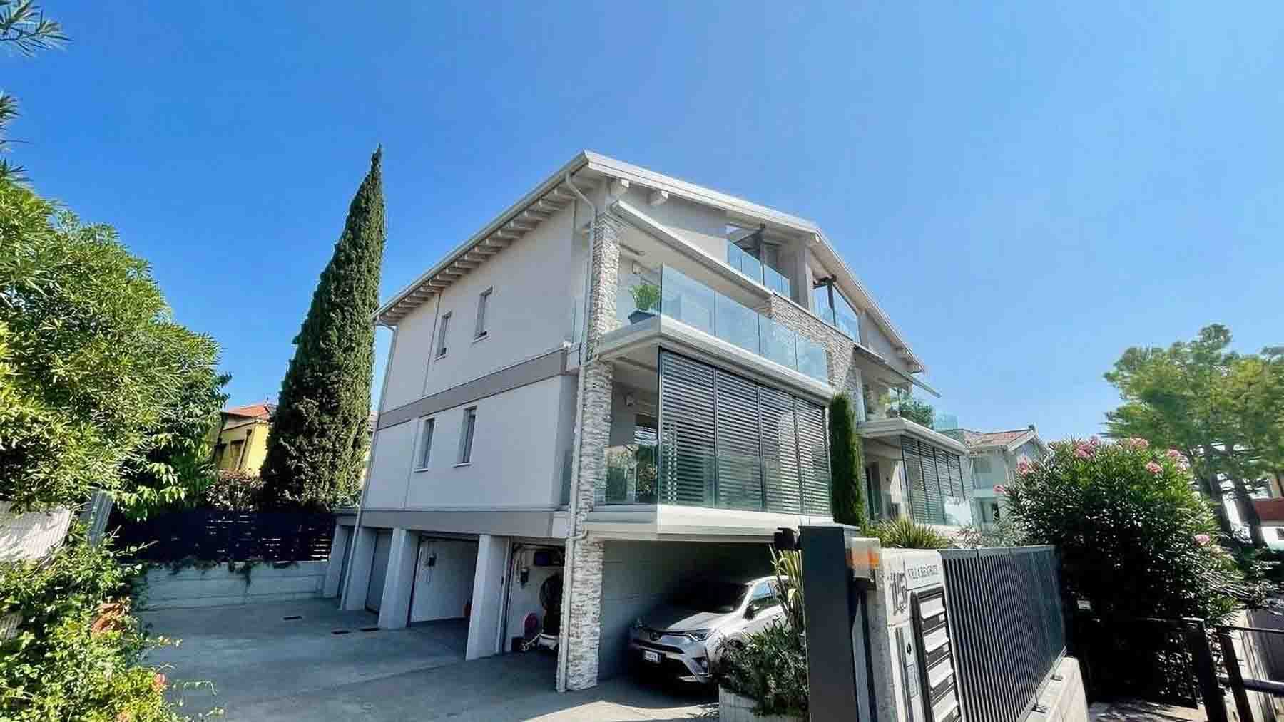 Apartment Overlooking Lake Garda, Sirmione, Lombardia
