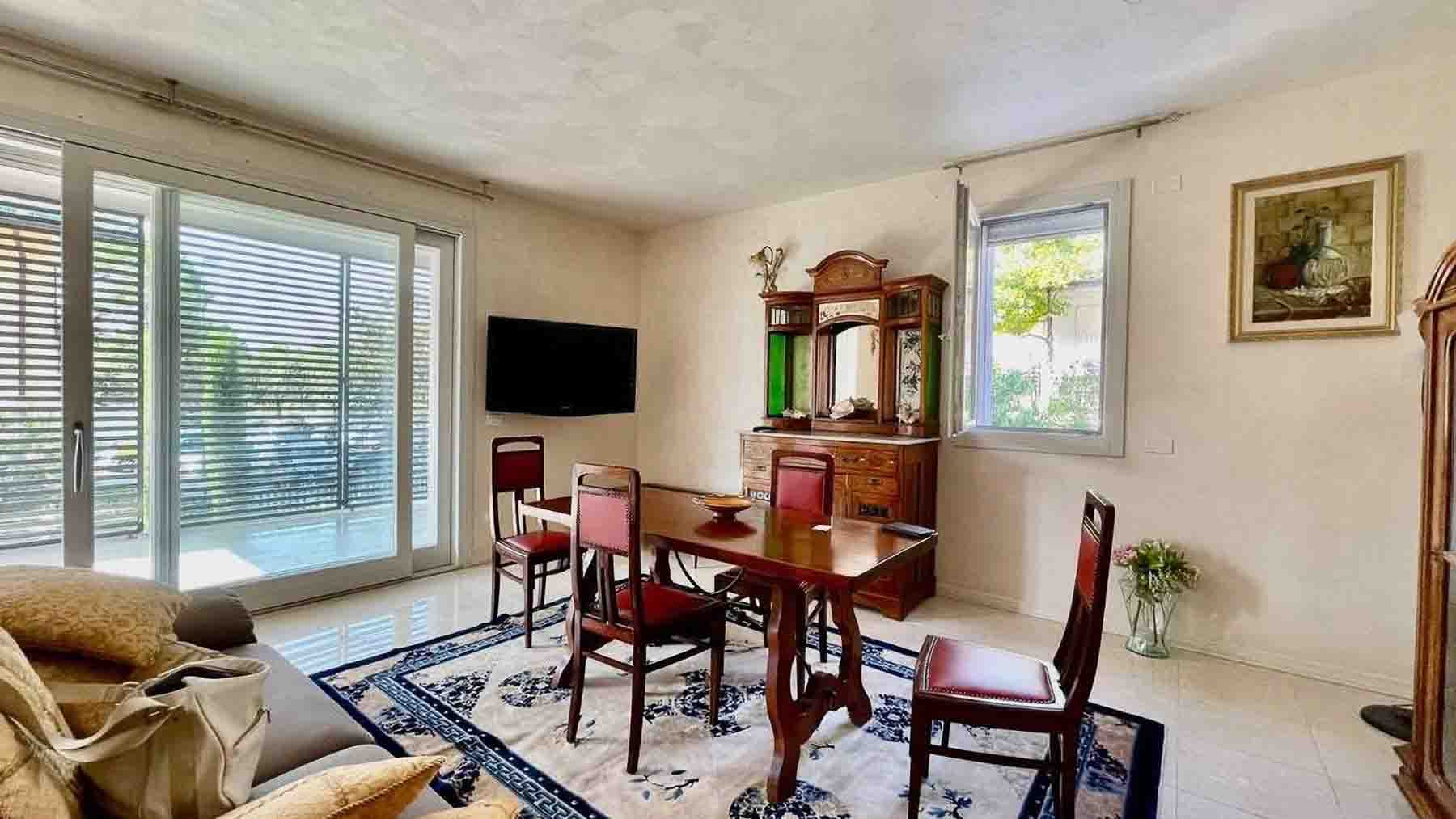 Apartment Overlooking Lake Garda, Sirmione, Lombardia