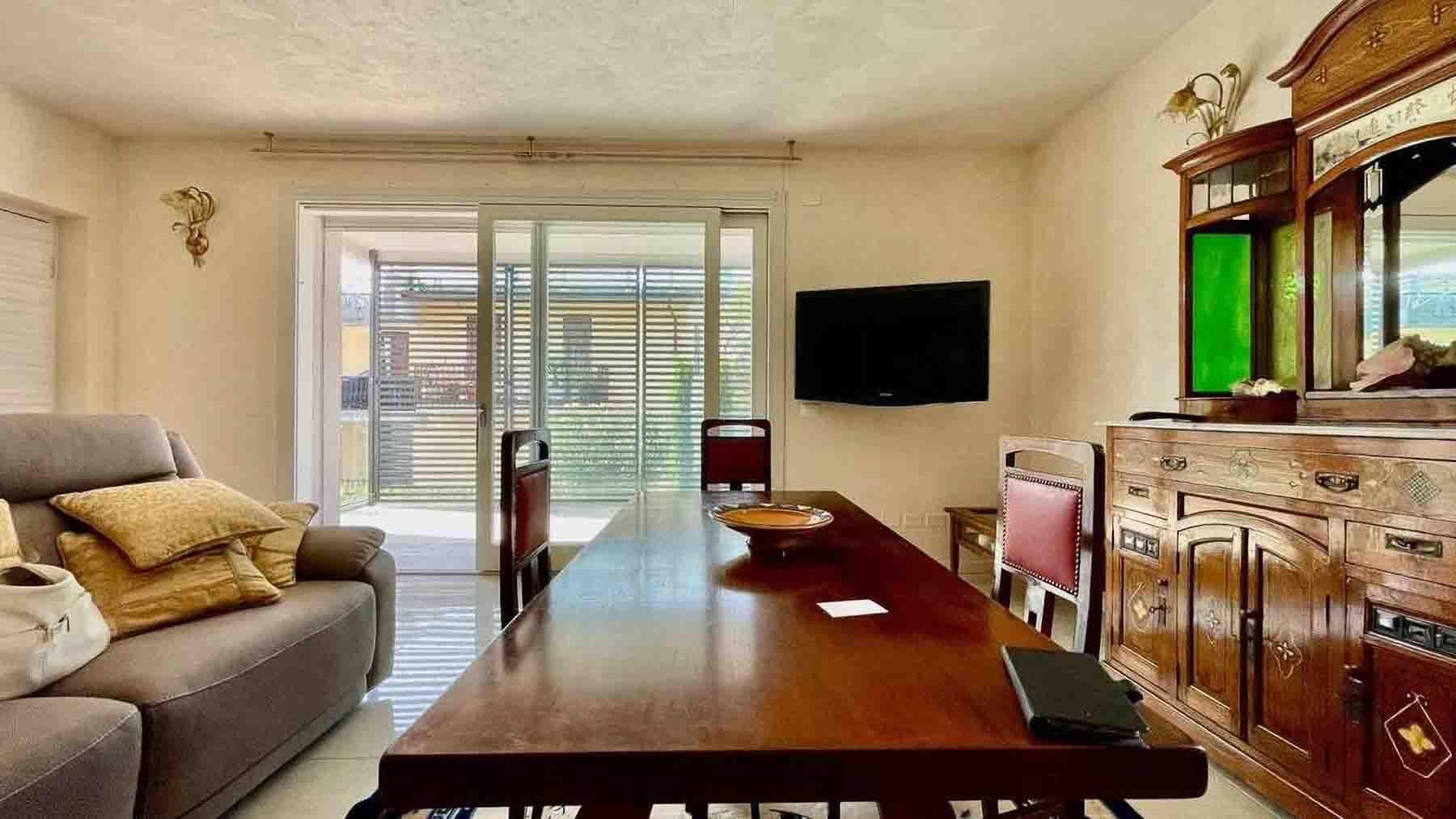 Apartment Overlooking Lake Garda, Sirmione, Lombardia