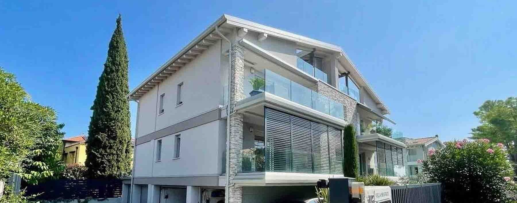 Apartment Overlooking Lake Garda, Sirmione, Lombardia