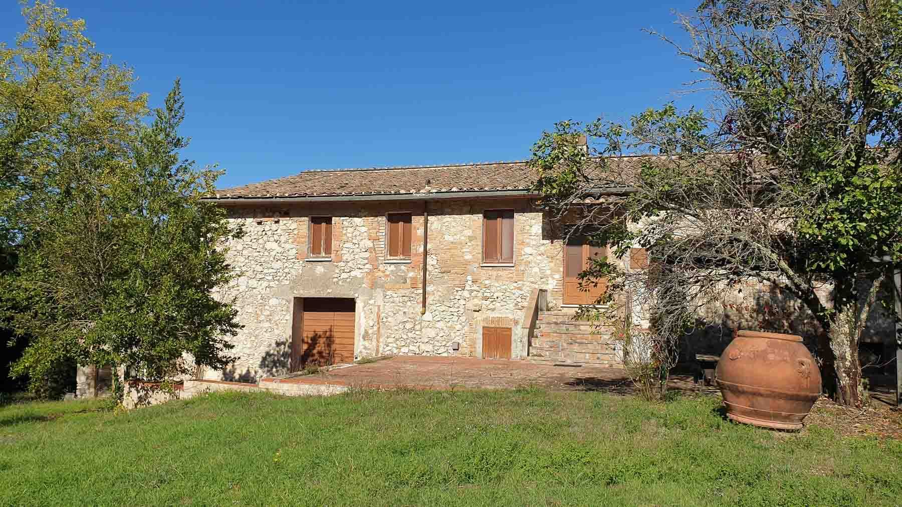 Casale di charme in Umbria, 700 mq di eleganza a Guardea