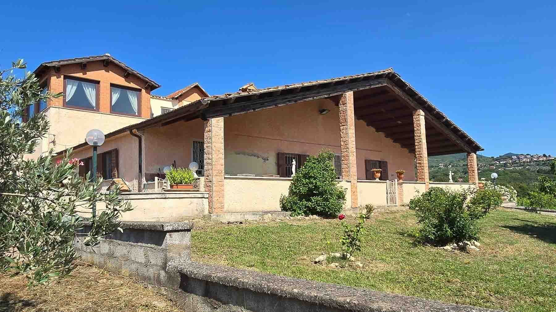 Casa indipendente a Montecchio con ampio giardino